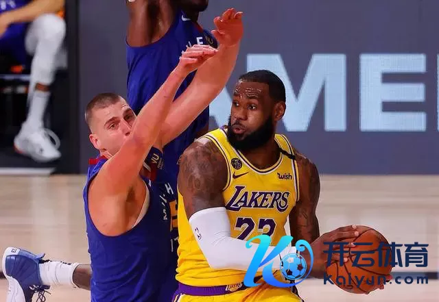 NBA巨星续约！恩比德能否冲破季后赛压力，指导76东谈主冲冠？